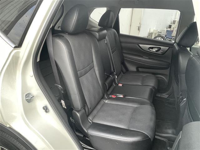 エクストレイル ２０Ｘ　エマージェンシーブレーキパッケージ　社外ナビ　フルセグ　ＤＶＤ再生　Ｂｌｕｅｔｏｏｔｈ　バックカメラ　衝突軽減ブレーキ　ヒルディセントコントロール　ＬＥＤオートライト　防水シート　シートヒーター　ＥＴＣ　スマートキー　社外１７ＡＷ（21枚目）