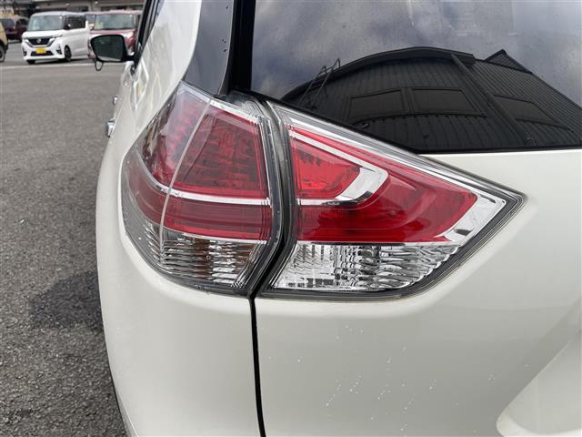 エクストレイル ２０Ｘ　エマージェンシーブレーキパッケージ　社外ナビ　フルセグ　ＤＶＤ再生　Ｂｌｕｅｔｏｏｔｈ　バックカメラ　衝突軽減ブレーキ　ヒルディセントコントロール　ＬＥＤオートライト　防水シート　シートヒーター　ＥＴＣ　スマートキー　社外１７ＡＷ（37枚目）