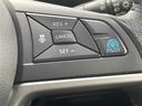 【　ステアリングスイッチ　】手元のスイッチでナビ操作が可能です。非常に便利な機能です。取り付けのナビによってはオプション設定となっております。