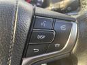 【　ステアリングスイッチ　】手元のスイッチでナビ操作が可能です。非常に便利な機能です。取り付けのナビによってはオプション設定となっております。
