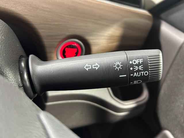 フリード G・ホンダセンシング 純正ナビTV バックカメラ 両側パワースライドドア シートヒーター レーダークルコン 衝突軽減ブレーキ レーンアシスト スマートキー プッシュスタート オートライト 前後ドライブレコーダー ETC(10枚目)