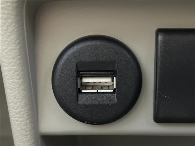 アルトラパン Ｘ　コーナーセンサー　レーンアシスト　プッシュスタート　スマートキー　前方ドライブレコーダー　ＥＴＣ　ＬＥＤライト　ヒートシーター　オートライト　オートエアコン　電格ミラー　純正アルミホイール　ＨＤＤナビ（10枚目）