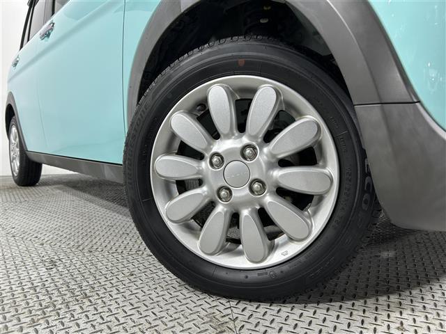 アルトラパン Ｘ　コーナーセンサー　レーンアシスト　プッシュスタート　スマートキー　前方ドライブレコーダー　ＥＴＣ　ＬＥＤライト　ヒートシーター　オートライト　オートエアコン　電格ミラー　純正アルミホイール　ＨＤＤナビ（19枚目）