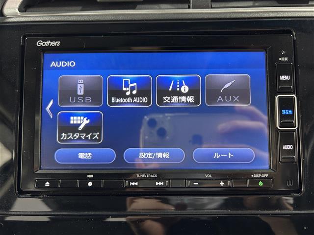 シャトル ハイブリッド メモリナビ 運転席助手席エアバッグ AAC 地デジ Bモニ 盗難防止システム VSA AUX 車線逸脱警報 シートヒーター ナビTV エアバッグ キーレス ABS スマートキー パワーウィンドウ(3枚目)