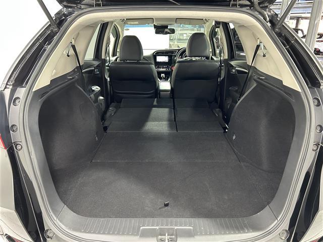 シャトル ハイブリッド メモリナビ 運転席助手席エアバッグ AAC 地デジ Bモニ 盗難防止システム VSA AUX 車線逸脱警報 シートヒーター ナビTV エアバッグ キーレス ABS スマートキー パワーウィンドウ(13枚目)