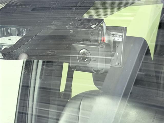 ヴォクシー ZS 煌III コーナーセンサ プリクラッシュ BLUETOOTH スマートキ アイスト DVD再生機能 横滑り防止装置 ナビTV 三列シート WAC AHB 盗難防止 オートエアコン キーレス ETC装備 パワステ(8枚目)