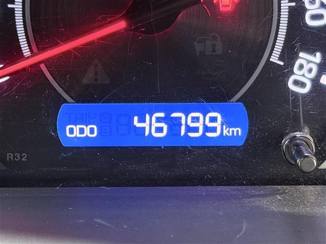 ヴォクシー ZS 煌III コーナーセンサ プリクラッシュ BLUETOOTH スマートキ アイスト DVD再生機能 横滑り防止装置 ナビTV 三列シート WAC AHB 盗難防止 オートエアコン キーレス ETC装備 パワステ(9枚目)