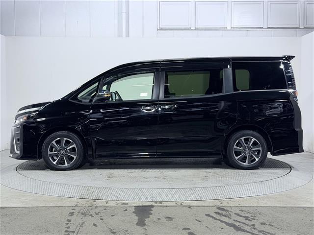 ヴォクシー ZS 煌III コーナーセンサ プリクラッシュ BLUETOOTH スマートキ アイスト DVD再生機能 横滑り防止装置 ナビTV 三列シート WAC AHB 盗難防止 オートエアコン キーレス ETC装備 パワステ(15枚目)