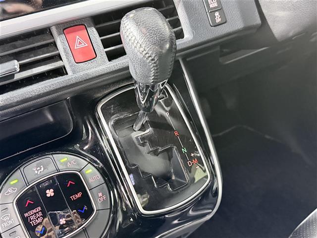 ヴォクシー ZS 煌III コーナーセンサ プリクラッシュ BLUETOOTH スマートキ アイスト DVD再生機能 横滑り防止装置 ナビTV 三列シート WAC AHB 盗難防止 オートエアコン キーレス ETC装備 パワステ(23枚目)