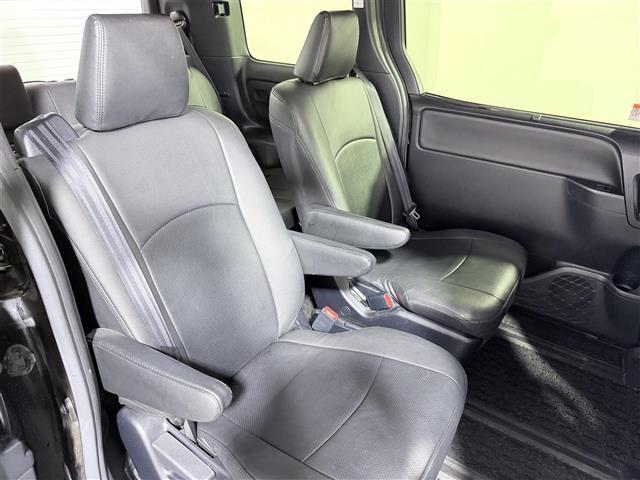 ヴォクシー ZS 煌III コーナーセンサ プリクラッシュ BLUETOOTH スマートキ アイスト DVD再生機能 横滑り防止装置 ナビTV 三列シート WAC AHB 盗難防止 オートエアコン キーレス ETC装備 パワステ(25枚目)