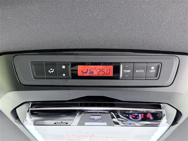 ヴォクシー ZS 煌III コーナーセンサ プリクラッシュ BLUETOOTH スマートキ アイスト DVD再生機能 横滑り防止装置 ナビTV 三列シート WAC AHB 盗難防止 オートエアコン キーレス ETC装備 パワステ(28枚目)