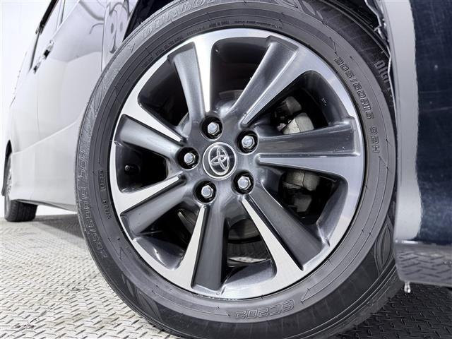 ヴォクシー ZS 煌III コーナーセンサ プリクラッシュ BLUETOOTH スマートキ アイスト DVD再生機能 横滑り防止装置 ナビTV 三列シート WAC AHB 盗難防止 オートエアコン キーレス ETC装備 パワステ(31枚目)