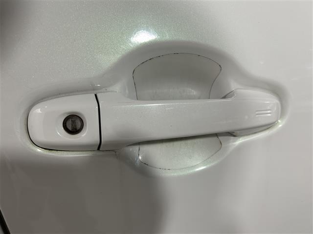 アクア Ｇ　Ｇ’ｓ　ＢＴ接続　ドラレコ付き　ＡＵＴＯライト　ＥＴＣ付き　ＳＤナビゲーション　キーレス　スマートキープッシュスタート　メディアプレイヤー接続　運転席助手席エアバック　横滑防止　ナビＴＶ　パワーステアリング（13枚目）