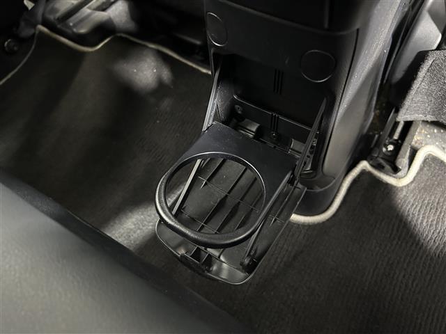 アクア Ｇ　Ｇ’ｓ　ＢＴ接続　ドラレコ付き　ＡＵＴＯライト　ＥＴＣ付き　ＳＤナビゲーション　キーレス　スマートキープッシュスタート　メディアプレイヤー接続　運転席助手席エアバック　横滑防止　ナビＴＶ　パワーステアリング（32枚目）