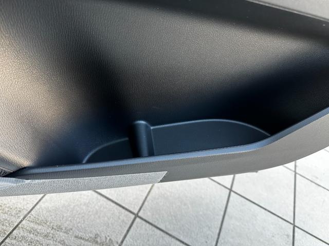 XD スマートエディション 登録済未使用車 純正ナビ 純正アルミホイール 全方位カメラ 衝突軽減 レーダークルコン コーナーセンサー スペアキー オートホールド 電格ミラー オートライト ブラインドスポットモニター レーンキープ(23枚目)
