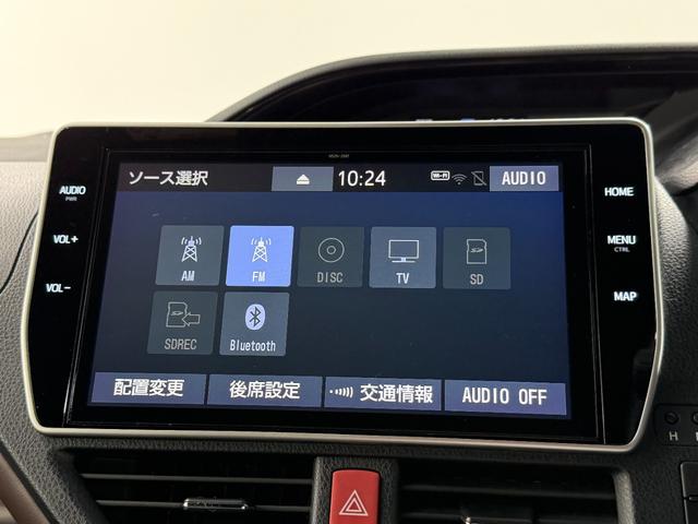 エスクァイア Ｇｉ　黒革シート　純正１０ｉｎｃナビＴＶ　バックカメラ　フリップダウンモニター　シートヒーター　クルーズコントロール　衝突軽減ブレーキ　レーンアシスト　オートハイビーム　両側パワースライドドア（4枚目）