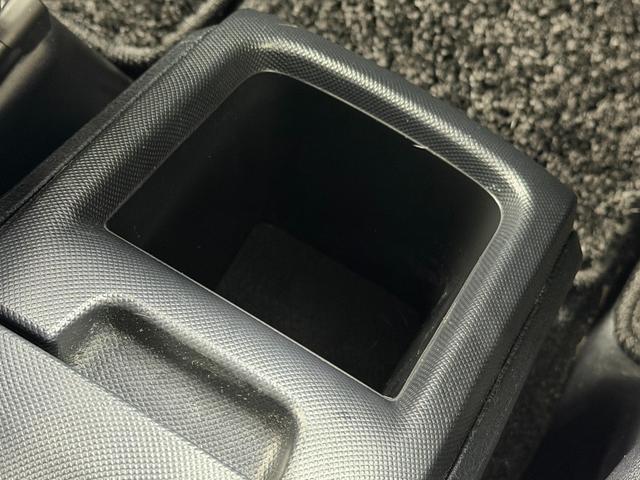 エスクァイア Ｇｉ　黒革シート　純正１０ｉｎｃナビＴＶ　バックカメラ　フリップダウンモニター　シートヒーター　クルーズコントロール　衝突軽減ブレーキ　レーンアシスト　オートハイビーム　両側パワースライドドア（39枚目）