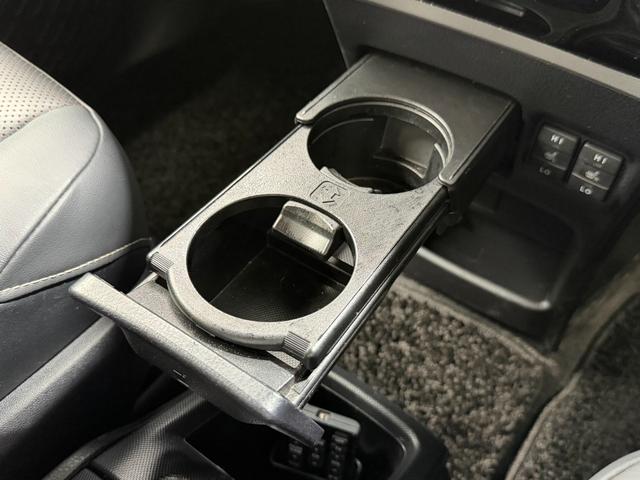 エスクァイア Ｇｉ　黒革シート　純正１０ｉｎｃナビＴＶ　バックカメラ　フリップダウンモニター　シートヒーター　クルーズコントロール　衝突軽減ブレーキ　レーンアシスト　オートハイビーム　両側パワースライドドア（51枚目）