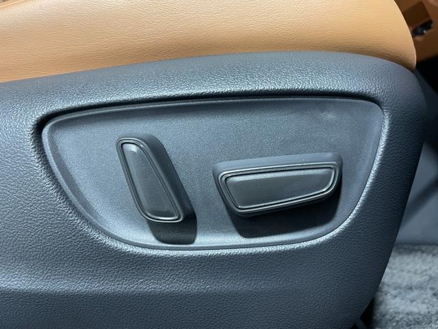 【電動パワーシート】最適なシートポジションを提供し快適にお過ごしいただけ、助手席は足元にお荷物を置いてもゆとりのある空間です。