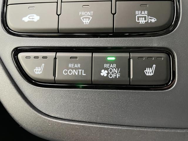 ステップワゴン ｅ：ＨＥＶスパーダ　１１．４ｉｎｃナビ　バックカメラ　Ｂｌｕｅｔｏｏｔｈ　フルセグＴＶ　ＤＶＤ再生　ホンダセンシング　レーダークルーズ　電動リアゲート　両側パワースライドドア　シートヒーター　ＢＳＭ　オートライト　ＬＥＤ（7枚目）