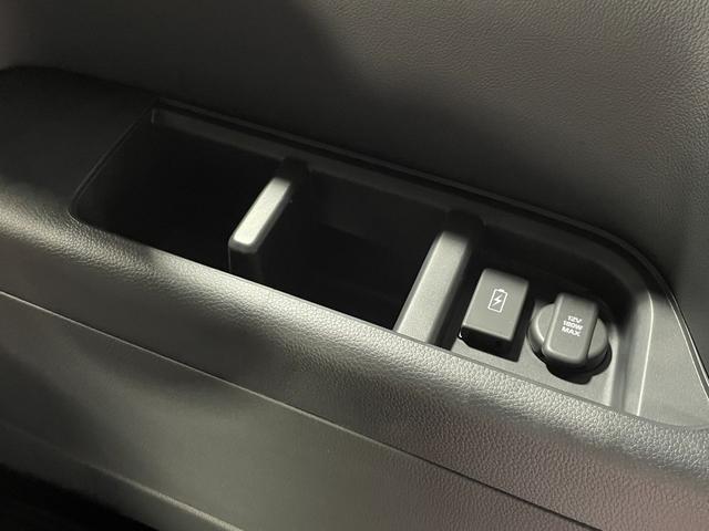 ステップワゴン ｅ：ＨＥＶスパーダ　１１．４ｉｎｃナビ　バックカメラ　Ｂｌｕｅｔｏｏｔｈ　フルセグＴＶ　ＤＶＤ再生　ホンダセンシング　レーダークルーズ　電動リアゲート　両側パワースライドドア　シートヒーター　ＢＳＭ　オートライト　ＬＥＤ（34枚目）
