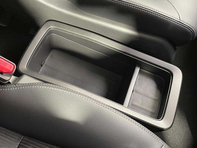 ステップワゴン ｅ：ＨＥＶスパーダ　１１．４ｉｎｃナビ　バックカメラ　Ｂｌｕｅｔｏｏｔｈ　フルセグＴＶ　ＤＶＤ再生　ホンダセンシング　レーダークルーズ　電動リアゲート　両側パワースライドドア　シートヒーター　ＢＳＭ　オートライト　ＬＥＤ（40枚目）