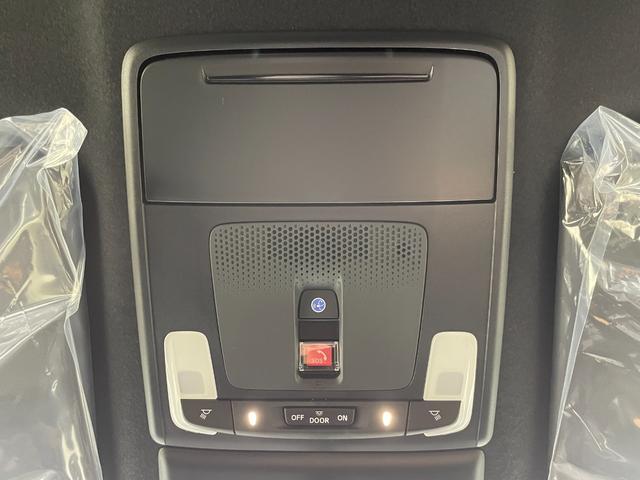 ステップワゴン ｅ：ＨＥＶスパーダ　１１．４ｉｎｃナビ　バックカメラ　Ｂｌｕｅｔｏｏｔｈ　フルセグＴＶ　ＤＶＤ再生　ホンダセンシング　レーダークルーズ　電動リアゲート　両側パワースライドドア　シートヒーター　ＢＳＭ　オートライト　ＬＥＤ（56枚目）