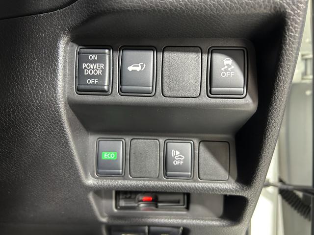エクストレイル ２０Ｘ　ハイブリッド　助手席スライドアップシート　純正ナビＴＶ　３６０カメラ　デジタルインナーミラー　黒革シート　衝突軽減ブレーキ　レーンアシスト　電動リアゲート　ドライブレコーダー　ＬＥＤライト　スマートキー（7枚目）