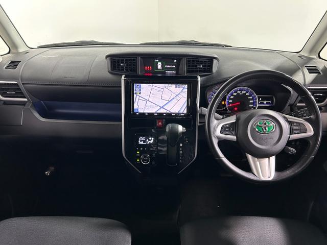 ルーミー カスタムＧ　純正９ｉｎｃナビＴＶ（ＣＤ／ＤＶＤ／Ｂｌｕｅｔｏｏｔｈ）　バックカメラ　クルーズコントロール　衝突軽減Ｂ　レーンアシスト　両側パワースライドドア　ＬＥＤライト　クリアランスソナー　ＥＴＣ　ドラレコ（3枚目）