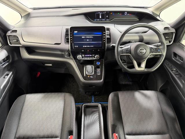 セレナ ｅ－パワー　ハイウェイスターＶ　ＰｒｏＰＩＬＯＴ　純正９ｉｎｃナビＴＶ　３６０カメラ　後席モニター　デジタルインナーミラー　シート＆ステアリングヒーター　レーダーＣ　衝突軽減Ｂ　レーンアシスト　ＢＳＭ　両側パワースライドドア　ＥＴＣ（3枚目）