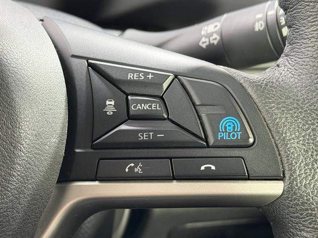 セレナ ｅ－パワー　ハイウェイスターＶ　ＰｒｏＰＩＬＯＴ　純正９ｉｎｃナビＴＶ　３６０カメラ　後席モニター　デジタルインナーミラー　シート＆ステアリングヒーター　レーダーＣ　衝突軽減Ｂ　レーンアシスト　ＢＳＭ　両側パワースライドドア　ＥＴＣ（8枚目）