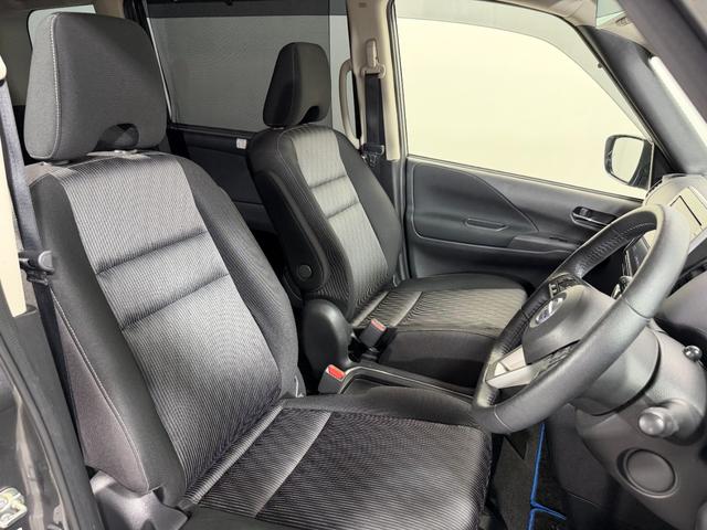 セレナ ｅ－パワー　ハイウェイスターＶ　ＰｒｏＰＩＬＯＴ　純正９ｉｎｃナビＴＶ　３６０カメラ　後席モニター　デジタルインナーミラー　シート＆ステアリングヒーター　レーダーＣ　衝突軽減Ｂ　レーンアシスト　ＢＳＭ　両側パワースライドドア　ＥＴＣ（13枚目）