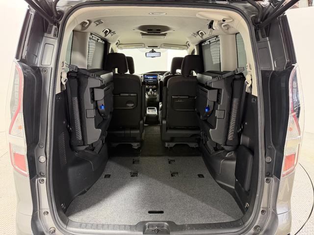 セレナ ｅ－パワー　ハイウェイスターＶ　ＰｒｏＰＩＬＯＴ　純正９ｉｎｃナビＴＶ　３６０カメラ　後席モニター　デジタルインナーミラー　シート＆ステアリングヒーター　レーダーＣ　衝突軽減Ｂ　レーンアシスト　ＢＳＭ　両側パワースライドドア　ＥＴＣ（31枚目）