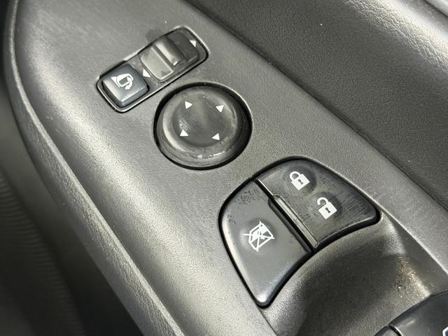 セレナ ｅ－パワー　ハイウェイスターＶ　ＰｒｏＰＩＬＯＴ　純正９ｉｎｃナビＴＶ　３６０カメラ　後席モニター　デジタルインナーミラー　シート＆ステアリングヒーター　レーダーＣ　衝突軽減Ｂ　レーンアシスト　ＢＳＭ　両側パワースライドドア　ＥＴＣ（36枚目）