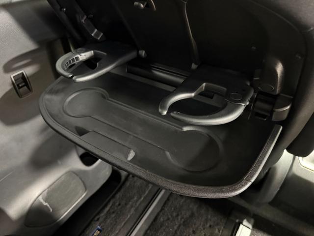 セレナ ｅ－パワー　ハイウェイスターＶ　ＰｒｏＰＩＬＯＴ　純正９ｉｎｃナビＴＶ　３６０カメラ　後席モニター　デジタルインナーミラー　シート＆ステアリングヒーター　レーダーＣ　衝突軽減Ｂ　レーンアシスト　ＢＳＭ　両側パワースライドドア　ＥＴＣ（37枚目）