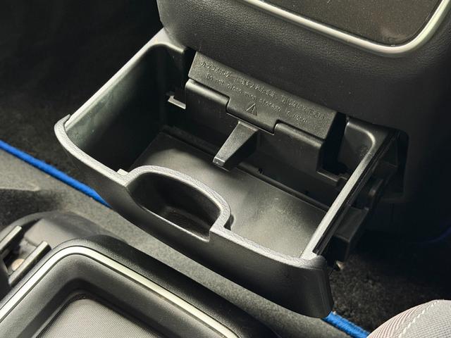セレナ ｅ－パワー　ハイウェイスターＶ　ＰｒｏＰＩＬＯＴ　純正９ｉｎｃナビＴＶ　３６０カメラ　後席モニター　デジタルインナーミラー　シート＆ステアリングヒーター　レーダーＣ　衝突軽減Ｂ　レーンアシスト　ＢＳＭ　両側パワースライドドア　ＥＴＣ（45枚目）