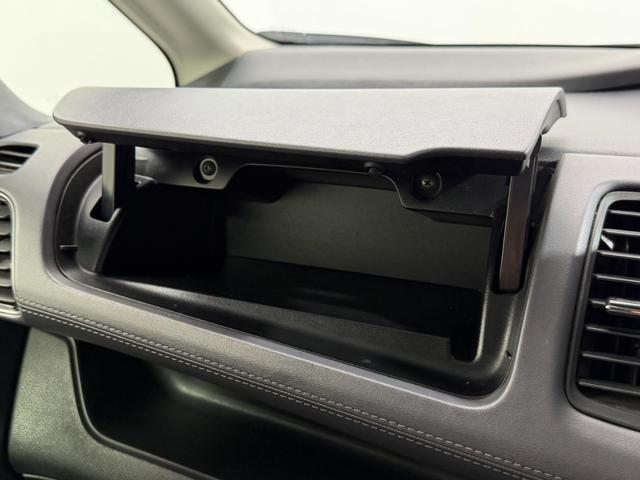 セレナ ｅ－パワー　ハイウェイスターＶ　ＰｒｏＰＩＬＯＴ　純正９ｉｎｃナビＴＶ　３６０カメラ　後席モニター　デジタルインナーミラー　シート＆ステアリングヒーター　レーダーＣ　衝突軽減Ｂ　レーンアシスト　ＢＳＭ　両側パワースライドドア　ＥＴＣ（49枚目）