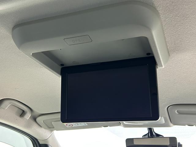 セレナ ハイウェイスター　ＰｒｏＰＩＬＯＴ　純正１０ｉｎｃナビＴＶ　フリップダウンモニター　デジタルインナーミラー　パークアシスト　レーダーＣ　衝突軽減Ｂ　レーンアシスト　クリアランスソナー　ＬＥＤライト　ＥＴＣ　ドラレコ（6枚目）