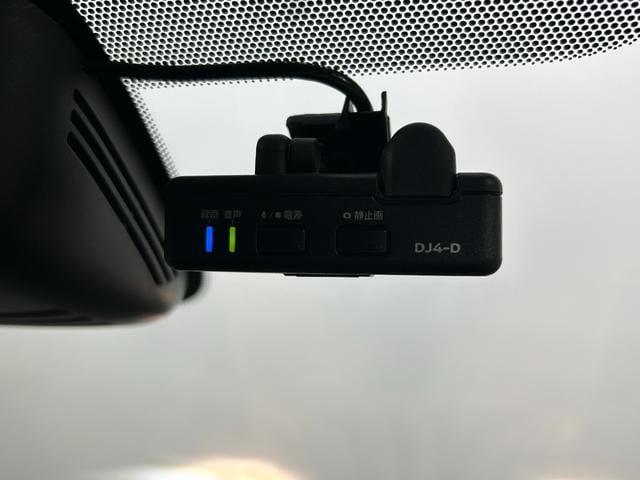 セレナ ハイウェイスター　ＰｒｏＰＩＬＯＴ　純正１０ｉｎｃナビＴＶ　フリップダウンモニター　デジタルインナーミラー　パークアシスト　レーダーＣ　衝突軽減Ｂ　レーンアシスト　クリアランスソナー　ＬＥＤライト　ＥＴＣ　ドラレコ（9枚目）