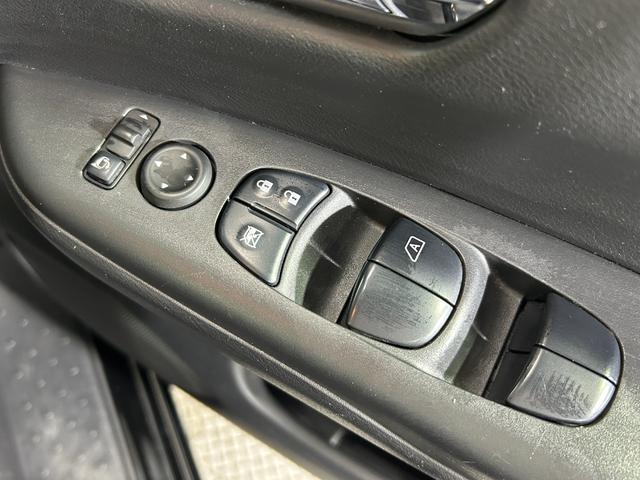 セレナ ハイウェイスター　ＰｒｏＰＩＬＯＴ　純正１０ｉｎｃナビＴＶ　フリップダウンモニター　デジタルインナーミラー　パークアシスト　レーダーＣ　衝突軽減Ｂ　レーンアシスト　クリアランスソナー　ＬＥＤライト　ＥＴＣ　ドラレコ（39枚目）