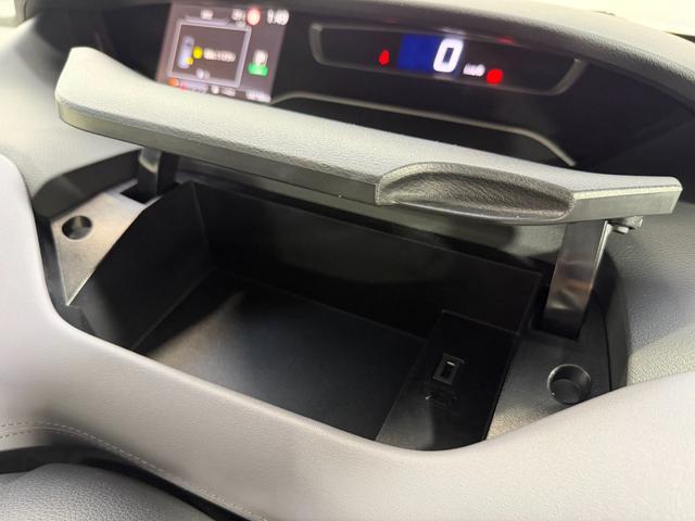 セレナ ハイウェイスターＶ　ＰｒｏＰＩＬＯＴ　ＡＬＰＩＮＥ１１ｉｎｃナビＴＶ　３６０カメラ　１２．８ｉｎｃフリップダウンモニター　デジタルインナーミラー　レーダークルコン　衝突軽減ブレーキ　レーンアシスト　ブラインドＳＭ（26枚目）