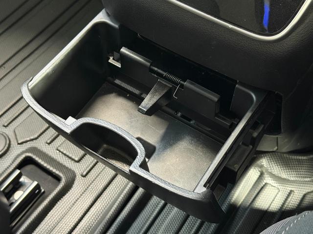 セレナ ハイウェイスターＶ　ＰｒｏＰＩＬＯＴ　ＡＬＰＩＮＥ１１ｉｎｃナビＴＶ　３６０カメラ　１２．８ｉｎｃフリップダウンモニター　デジタルインナーミラー　レーダークルコン　衝突軽減ブレーキ　レーンアシスト　ブラインドＳＭ（31枚目）
