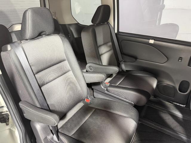 セレナ ｅ－パワー　ハイウェイスターＶ　ＰｒｏＰＩＬＯＴ　純正１０ｉｎｃナビＴＶ　３６０カメラ　フリップダウンモニター　レーダークルコン　衝突軽減Ｂ　レーンアシスト　ブラインドＳＭ　両側パワースライドドア　パークアシスト　クリアランスソナー（14枚目）