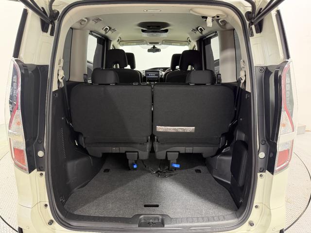 セレナ ｅ－パワー　ハイウェイスターＶ　ＰｒｏＰＩＬＯＴ　純正１０ｉｎｃナビＴＶ　３６０カメラ　フリップダウンモニター　レーダークルコン　衝突軽減Ｂ　レーンアシスト　ブラインドＳＭ　両側パワースライドドア　パークアシスト　クリアランスソナー（16枚目）
