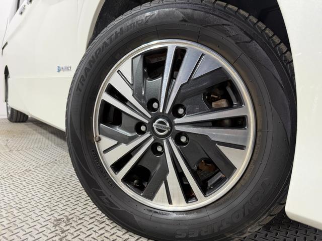 セレナ ｅ－パワー　ハイウェイスターＶ　ＰｒｏＰＩＬＯＴ　純正１０ｉｎｃナビＴＶ　３６０カメラ　フリップダウンモニター　レーダークルコン　衝突軽減Ｂ　レーンアシスト　ブラインドＳＭ　両側パワースライドドア　パークアシスト　クリアランスソナー（18枚目）