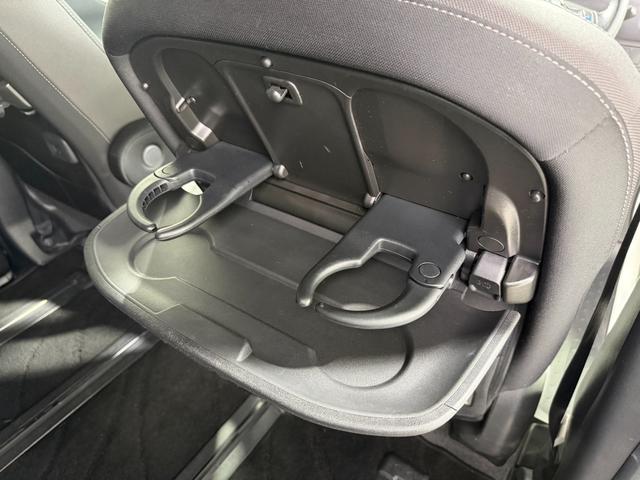セレナ ｅ－パワー　ハイウェイスターＶ　ＰｒｏＰＩＬＯＴ　純正１０ｉｎｃナビＴＶ　３６０カメラ　フリップダウンモニター　レーダークルコン　衝突軽減Ｂ　レーンアシスト　ブラインドＳＭ　両側パワースライドドア　パークアシスト　クリアランスソナー（23枚目）