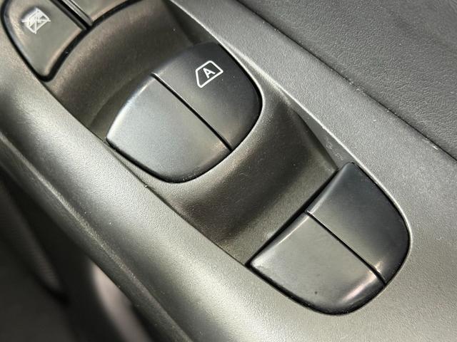 セレナ ｅ－パワー　ハイウェイスターＶ　ＰｒｏＰＩＬＯＴ　純正１０ｉｎｃナビＴＶ　３６０カメラ　フリップダウンモニター　レーダークルコン　衝突軽減Ｂ　レーンアシスト　ブラインドＳＭ　両側パワースライドドア　パークアシスト　クリアランスソナー（24枚目）