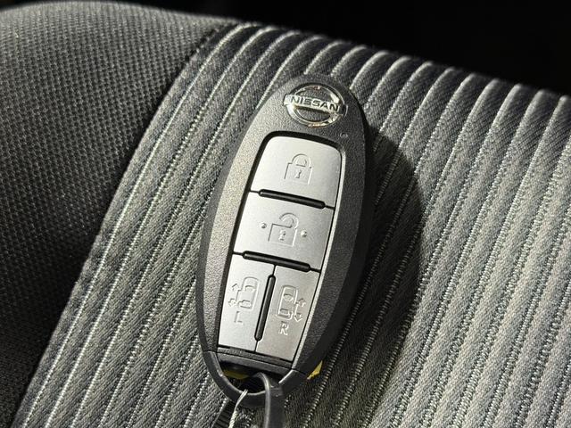 セレナ ｅ－パワー　ハイウェイスターＶ　ＰｒｏＰＩＬＯＴ　純正１０ｉｎｃナビＴＶ　３６０カメラ　フリップダウンモニター　レーダークルコン　衝突軽減Ｂ　レーンアシスト　ブラインドＳＭ　両側パワースライドドア　パークアシスト　クリアランスソナー（35枚目）