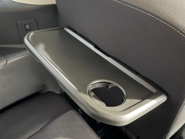 セレナ ｅ－パワー　ハイウェイスターＶ　ＰｒｏＰＩＬＯＴ　純正１０ｉｎｃナビＴＶ　３６０カメラ　フリップダウンモニター　レーダークルコン　衝突軽減Ｂ　レーンアシスト　ブラインドＳＭ　両側パワースライドドア　パークアシスト　クリアランスソナー（49枚目）