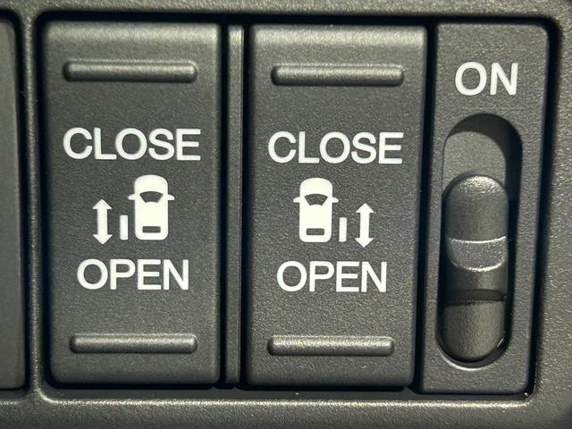 フリード ｅ：ＨＥＶクロスター　登録済未使用車　純正９ｉｎｃナビＴＶ　Ｂカメラ　レーダークルーズ　衝突軽減Ｂ　レーンアシスト　ブラインドＳＭ　両側パワースライドドア　ハーフレザー　シートヒーター　クリアランスソナー　ＬＥＤライト（8枚目）